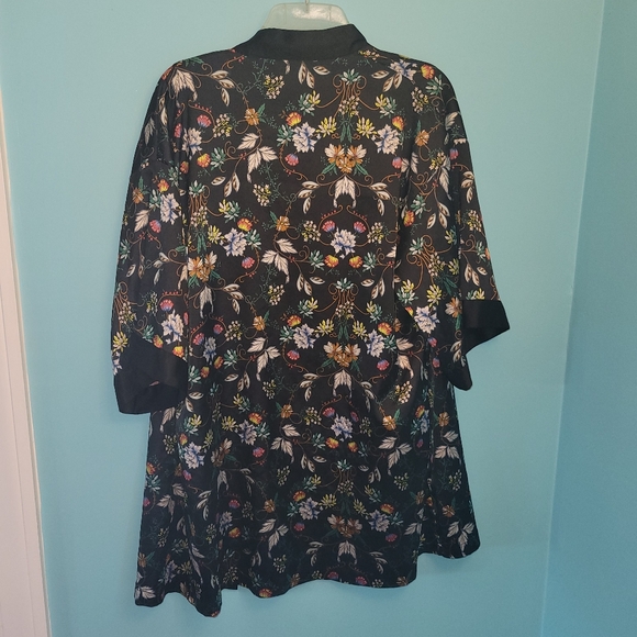 Victoria's Secret Black Floral Satin Robe sz. Small - Picture 3 of 8